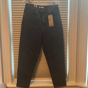 Levi’s High-Waisted Taper 31/27